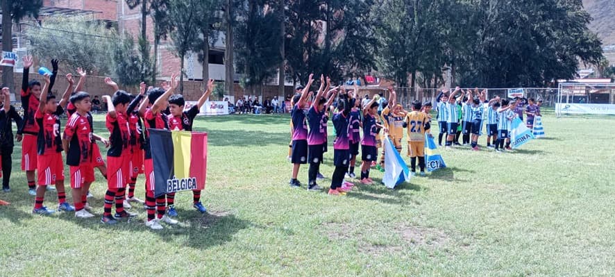 Mundialito Sub-12 empezó con fiesta