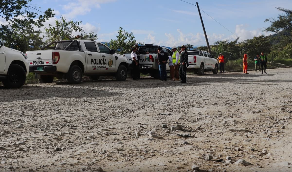 Rehabilitan vía Huánuco–Tingo María ante llegada de turistas por San Juan