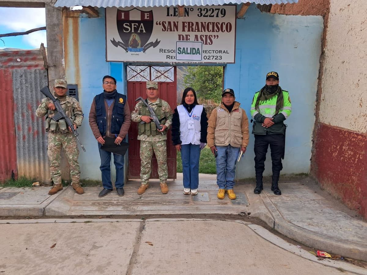 Más de mil militares fueron desplegados para custodiar locales de votación en Huánuco