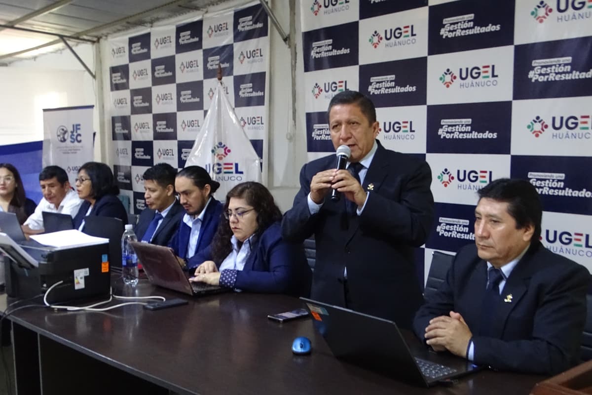 Más de 2,600 maestros buscan reasignación en la UGEL Huánuco