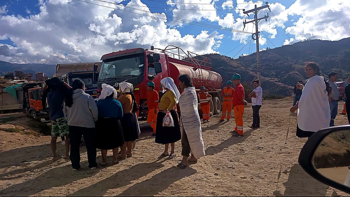 Polvo desata bloqueo vecinal en obra Rancho–Panao–Chaglla, que apenas avanza 4%