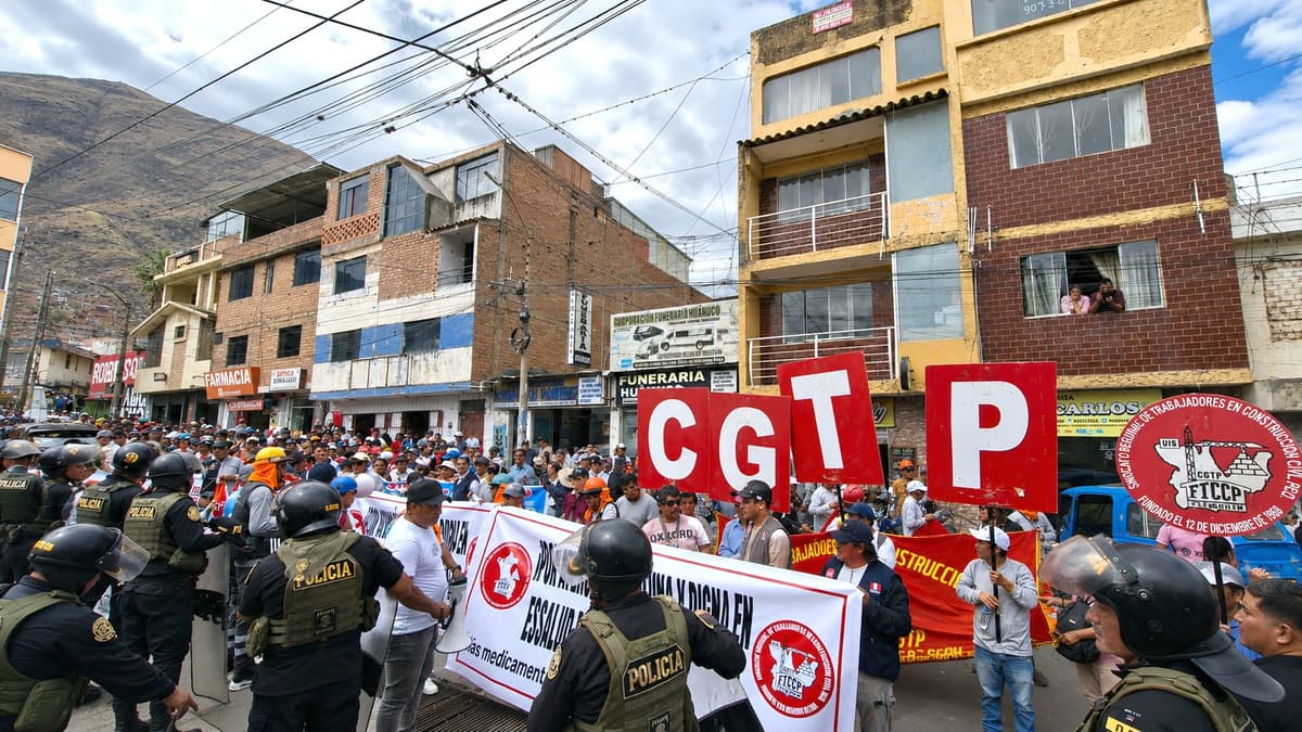 Gremios llevan a EsSalud al límite y advierten nuevas protestas por hospital colapsado