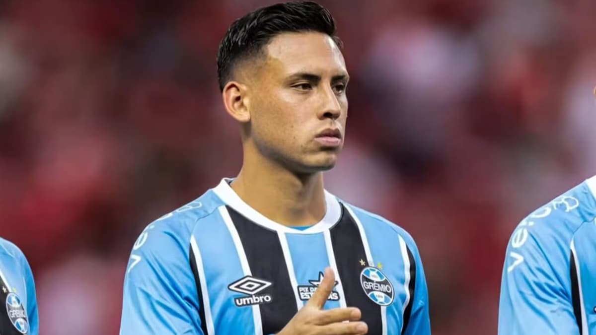 Erick Noriega pide a Gremio reubicarse como central para recuperar minutos