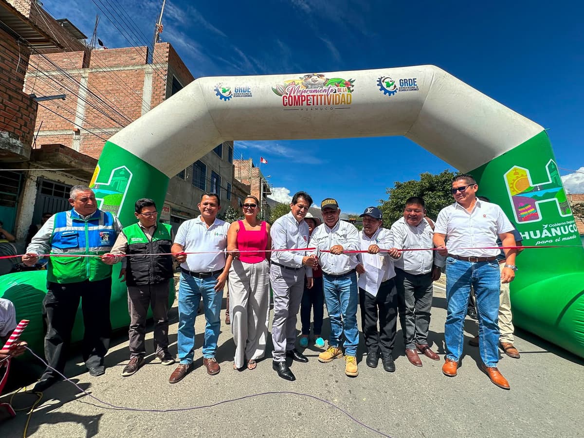 Gorehco inaugura 22 cuadras por S/3,4 millones, pero admite que falta proyecto integral de agua y desagüe