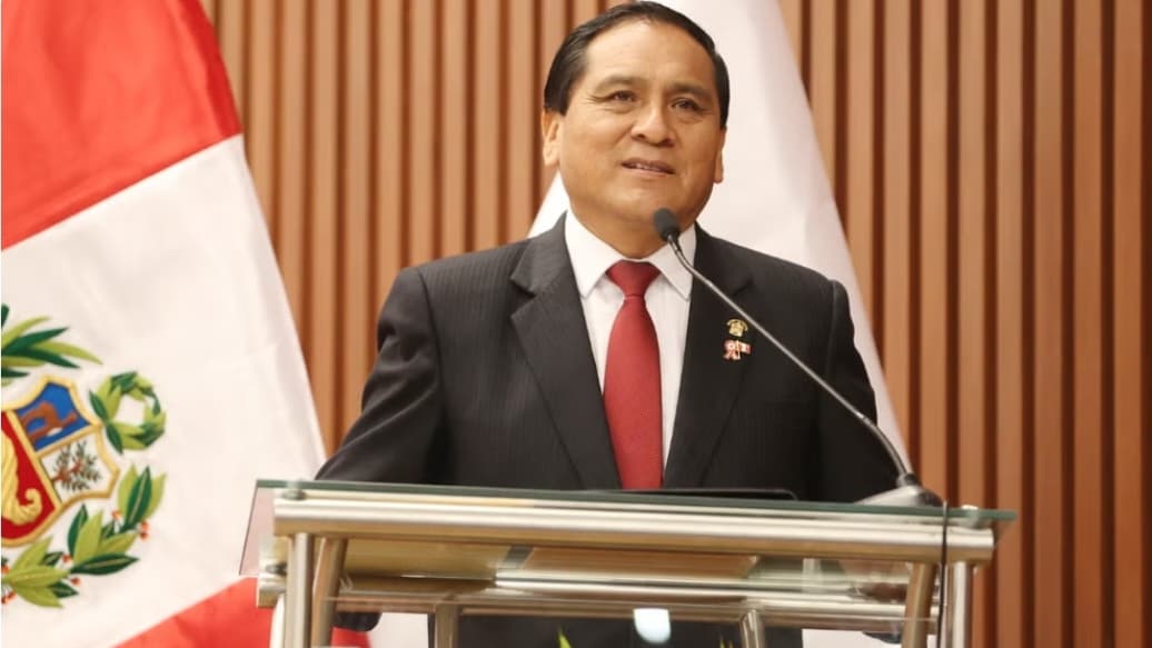Ministro de Trabajo descarta que eventual indulto a Pedro Castillo esté en agenda