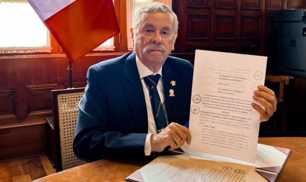 Congreso promulga ley que lleva delitos de función policial y militar al fuero castrense