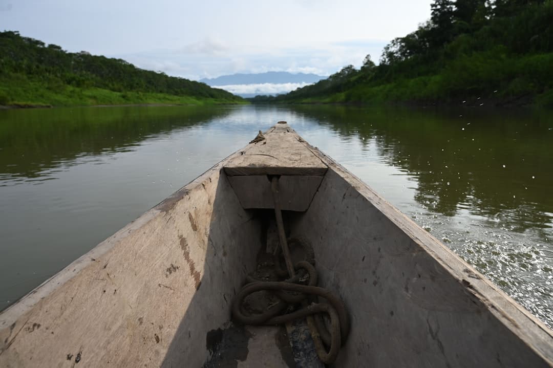 Destruyen balsa draga usada para minería ilegal en el río Pachitea