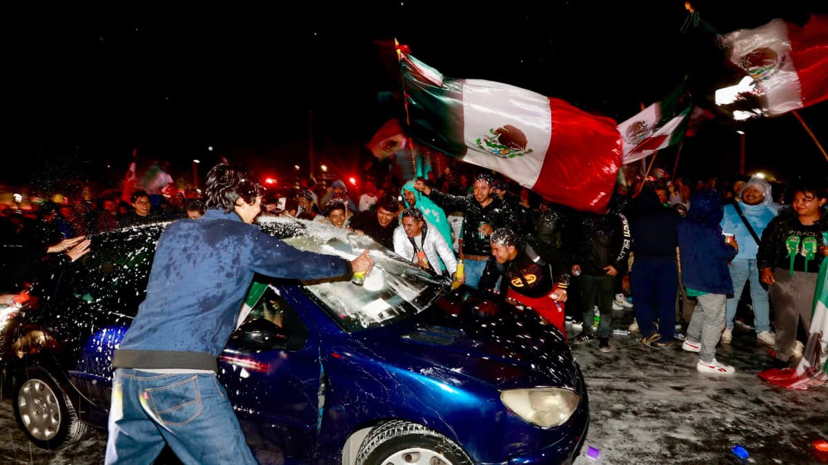 Mundial 2026: hinchas mexicanos realizaron 'bocinazo' en hotel de concentración de Ecuador