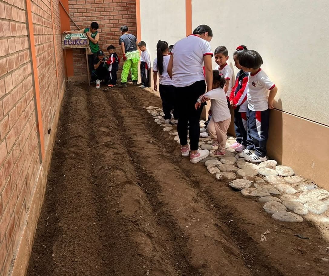 Carlos Showing cumple 60 años con 420 niños y un local que ya quedó pequeño