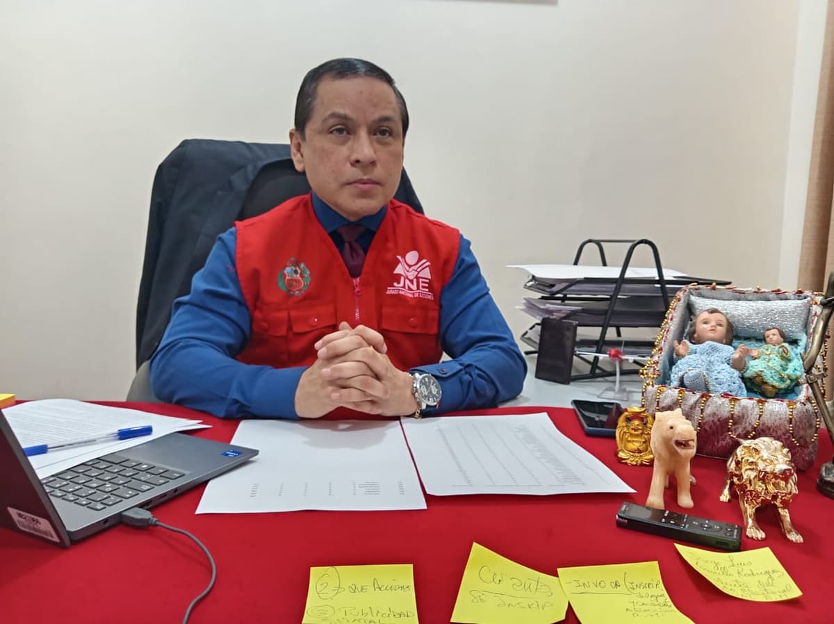 Presidente del JEE advierte que Giles puede ser excluido hasta un día antes de las elecciones