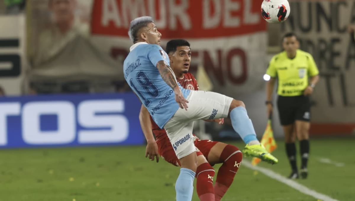 Universitario y Cristal empatan 1-1 en el Monumental por el Clausura