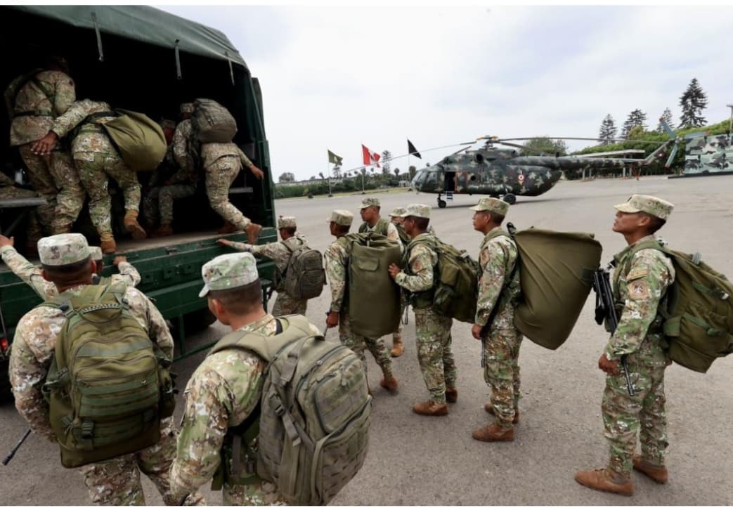 Perú inicia despliegue de 41 mil militares para resguardar elecciones regionales y municipales