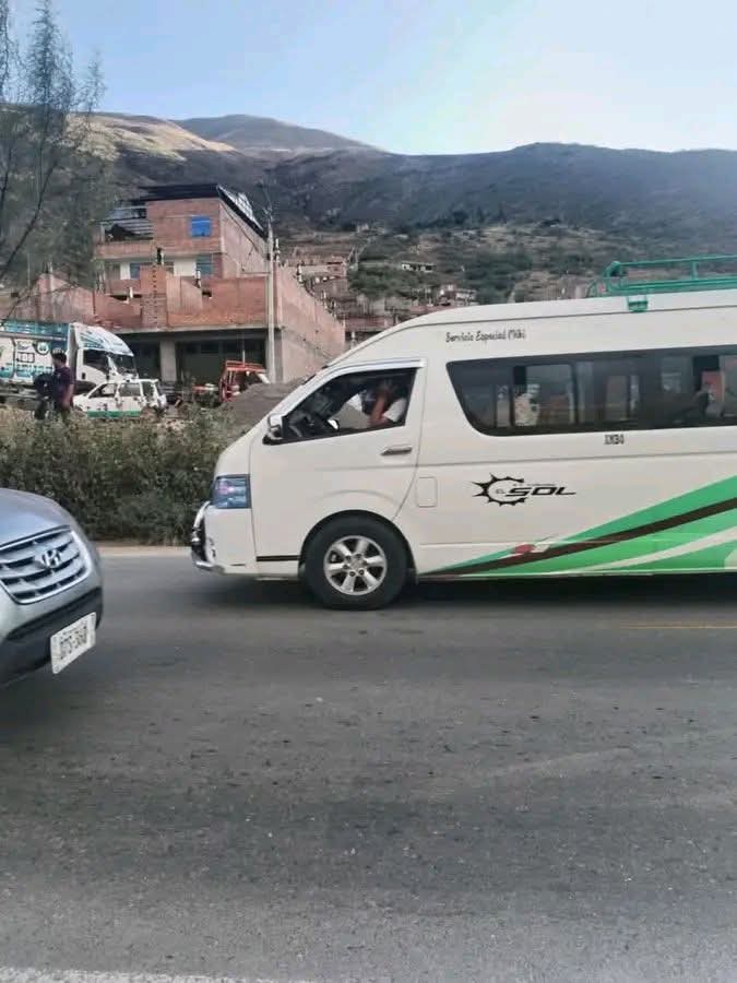 Grave accidente en Ambo: Motociclista herido tras chocar con carro de empresa Turismo El Sol