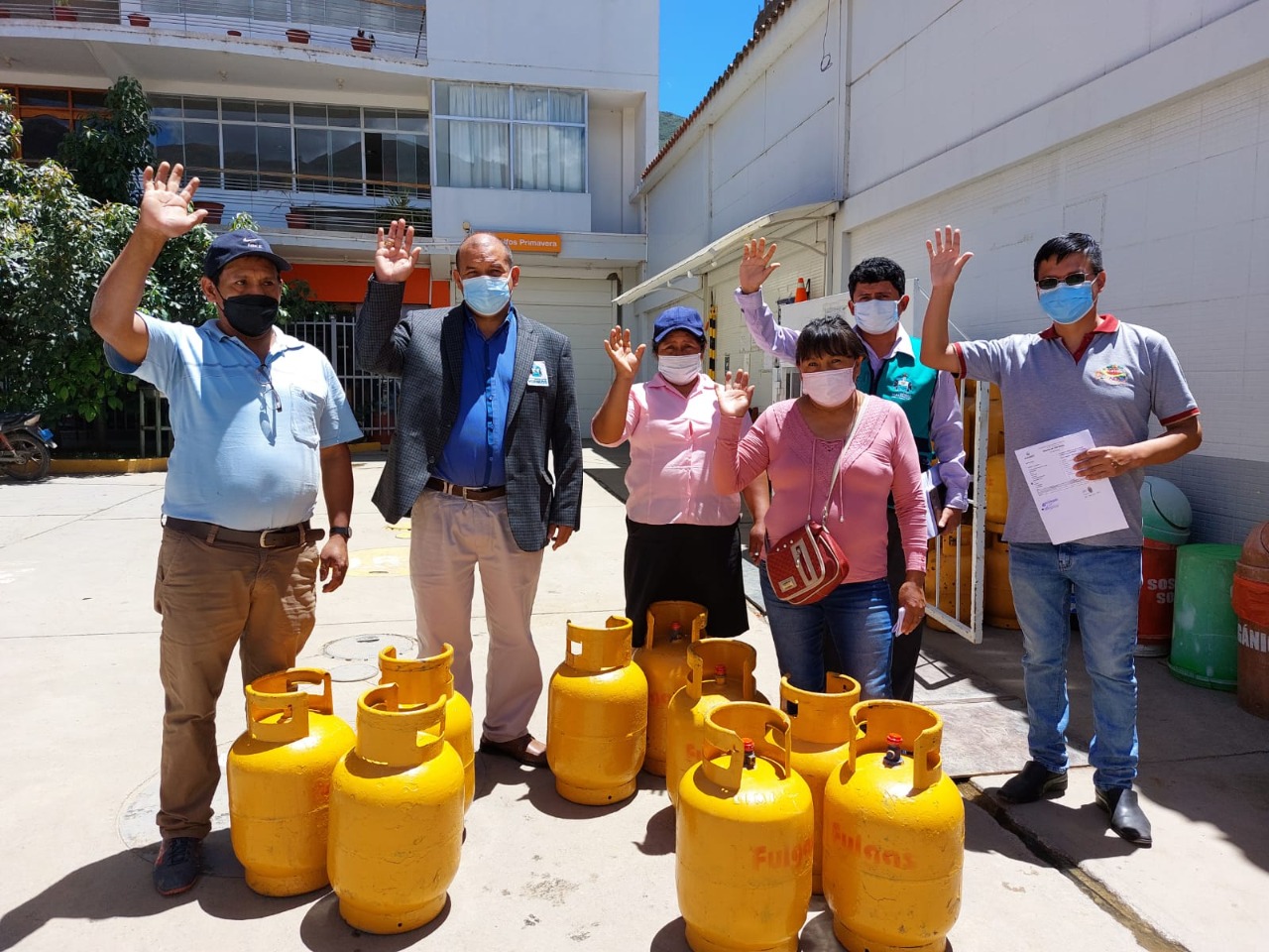 Ollas comunes de Huánuco reciben balones de gas doméstico