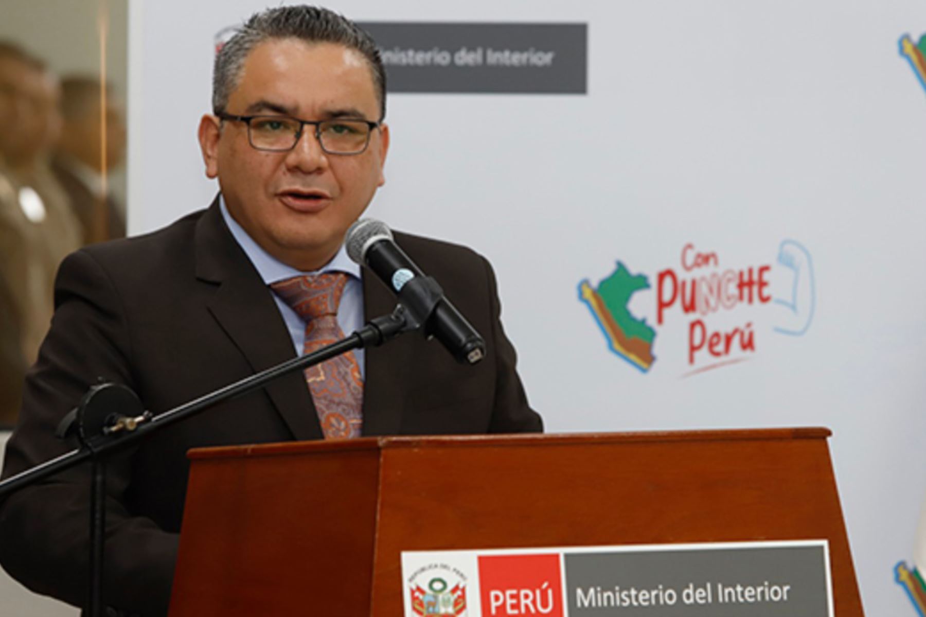 Juan Santiváñez vuelve al Ejecutivo como asesor de Sucamec y figura clave en Palacio
