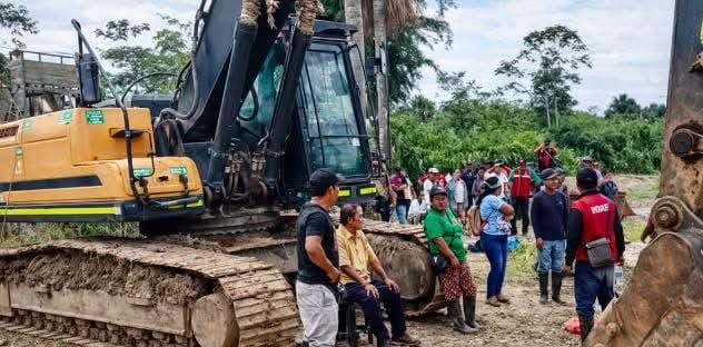 Pobladores expulsan a mineros y obligan retiro de maquinaria en campamento de Leoncio Prado