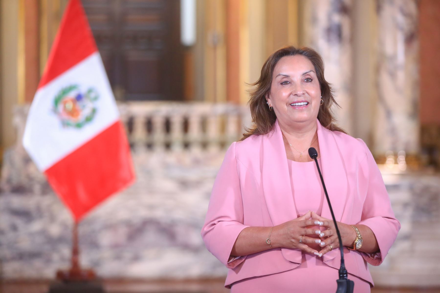 Boluarte celebra elección del papa León XIV y destaca su vínculo con el Perú