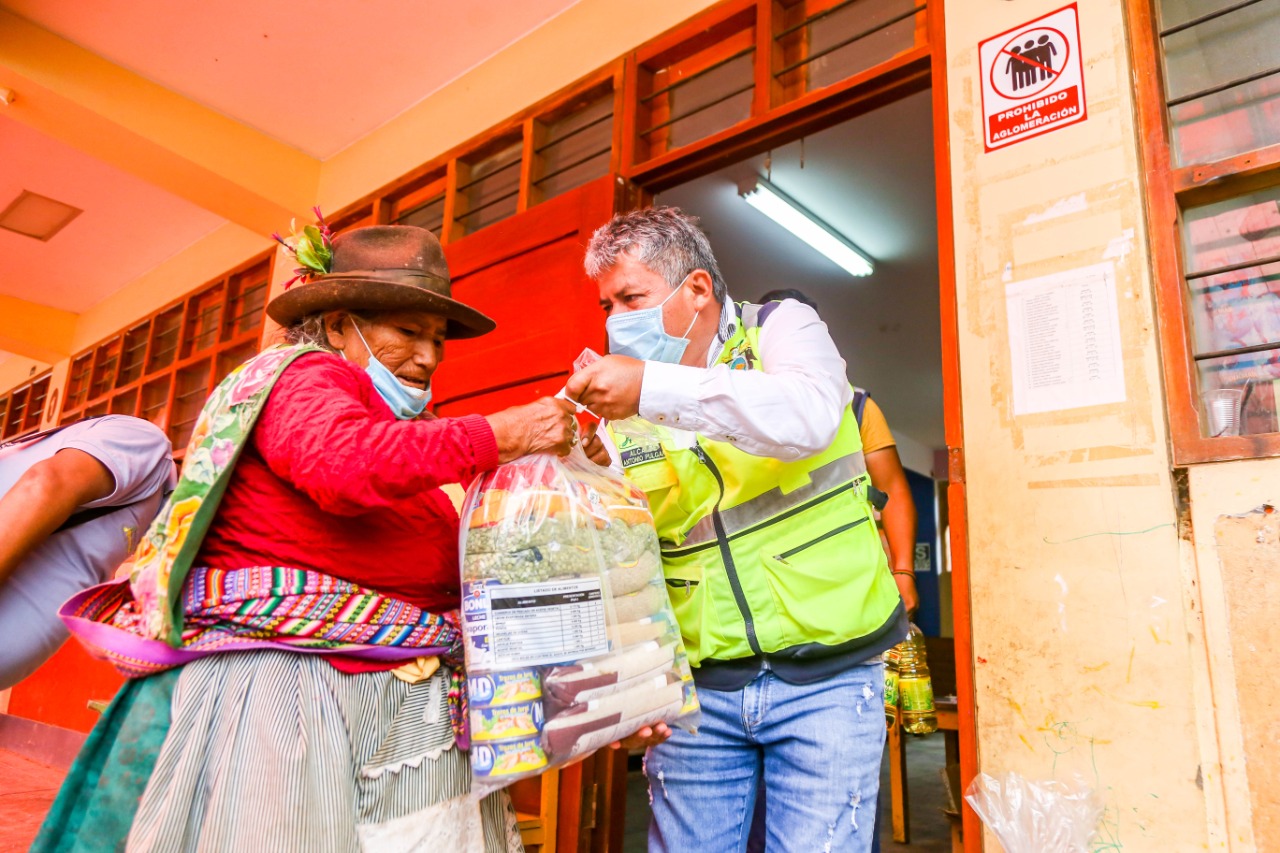Entregan kits de alimentos a ollas comunales de Amarilis