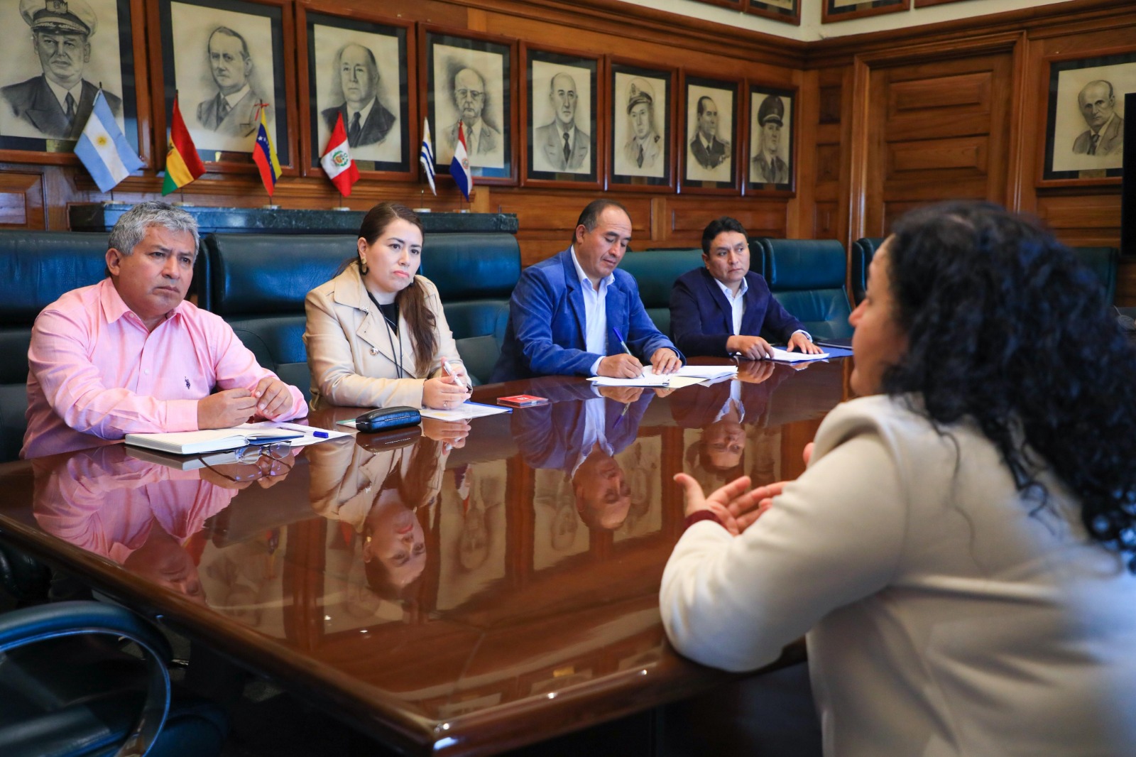 Gobernador Pulgar plantea ante el Minsa proyecto para hospital oncológico en Huánuco