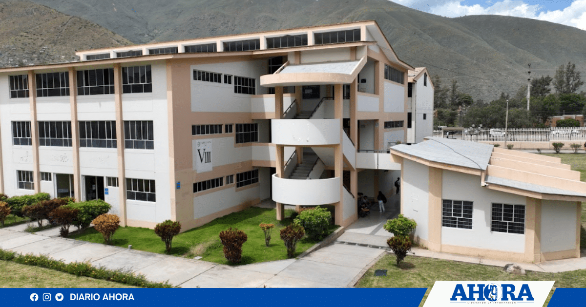Egresados de medicina humana de la Unheval no regresan a Huánuco