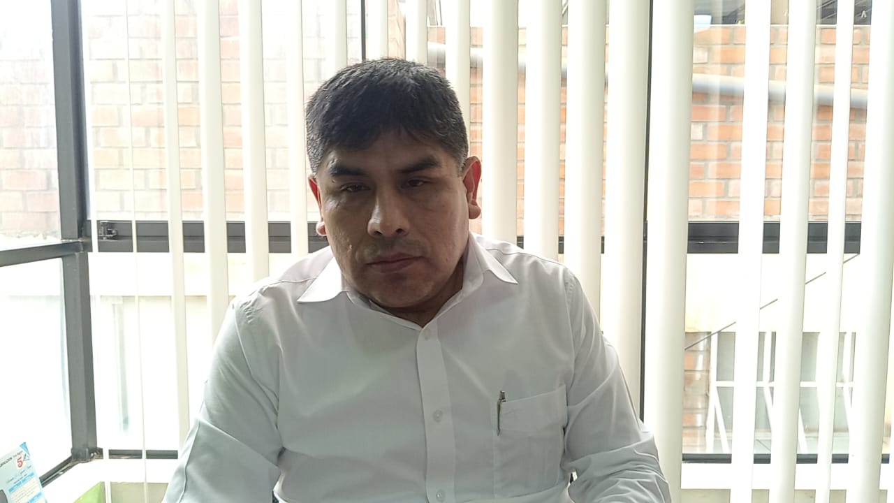 Consejero pide esclarecer participación de familiar del gobernador en actividades oficiales