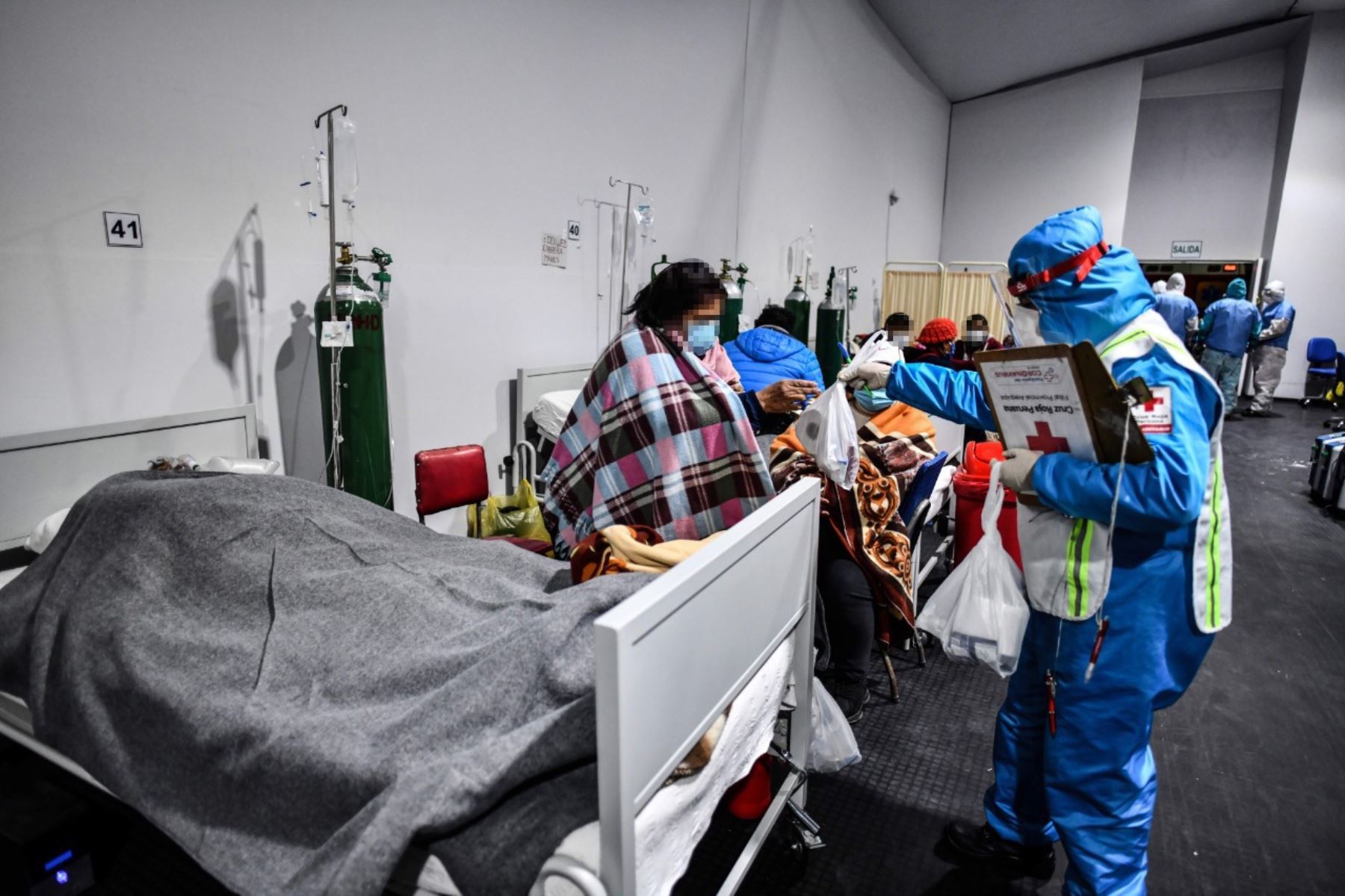 Reducen cuarentena para casos positivos por COVID-19
