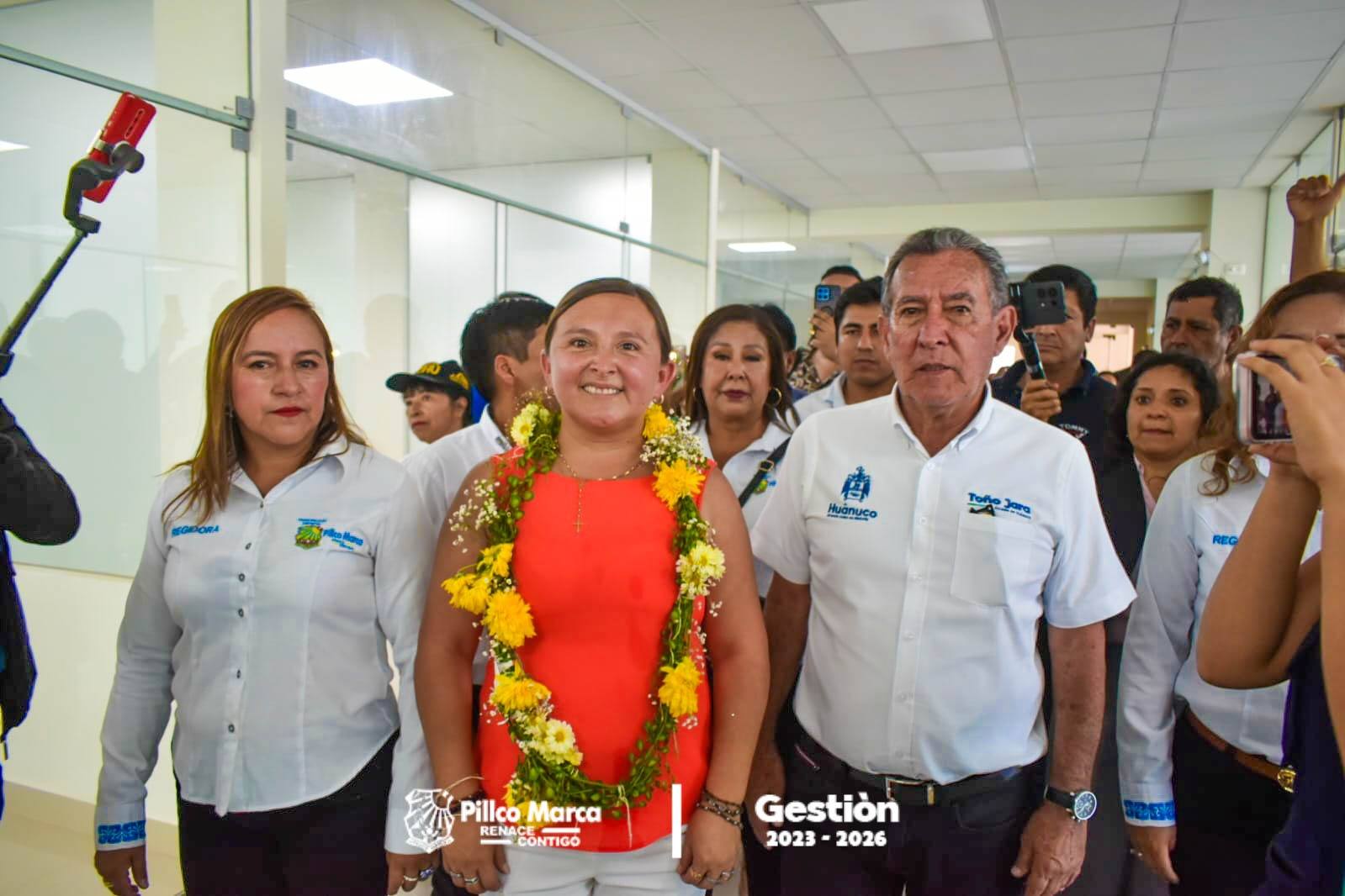 Pillco Marca inaugura su nuevo palacio municipal
