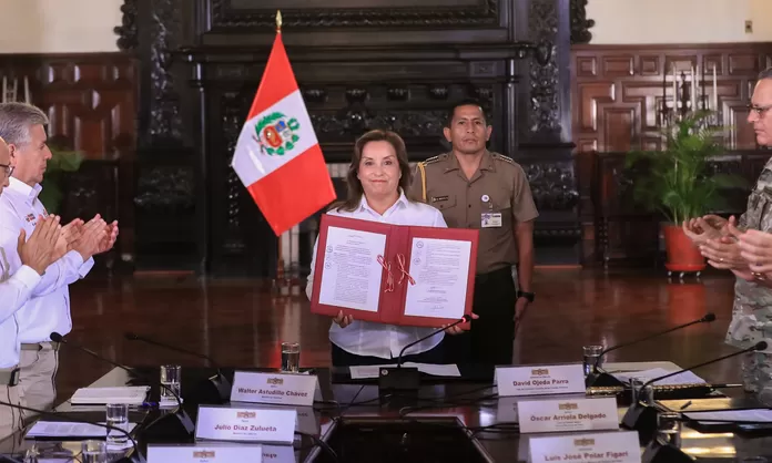 Periodistas de 24 países rechazan ley de Boluarte que amenaza la libertad de prensa en Perú