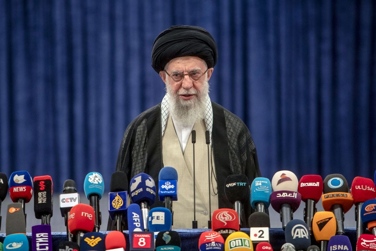 Líder iraní Jamenei declara triunfo sobre Israel y duro golpe a EEUU