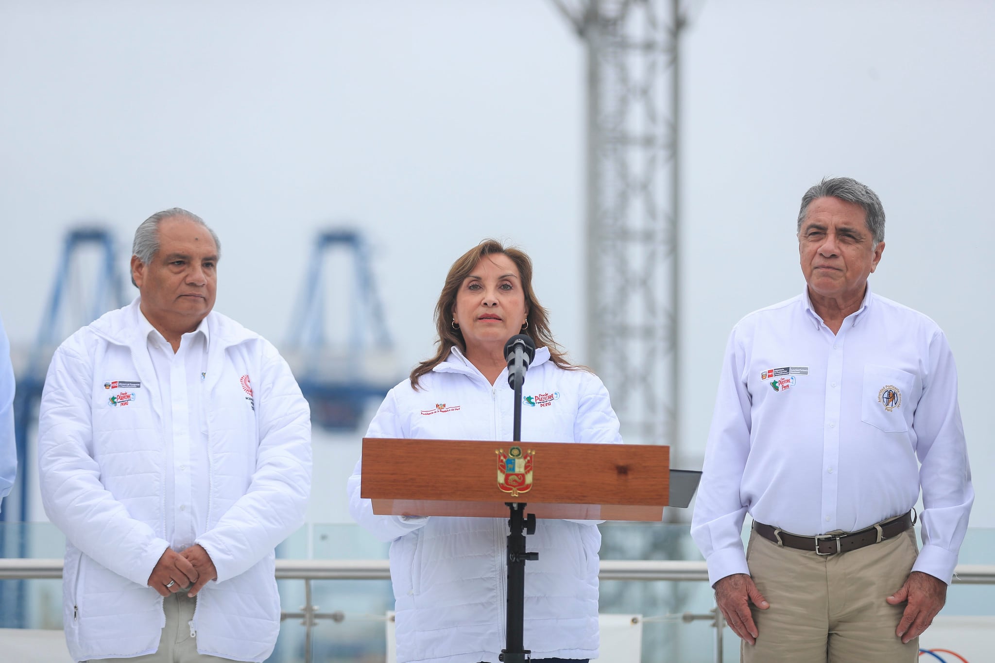 ¿Qué dicen los congresistas sobre el informe pericial de la firma de Dina Boluarte elaborado por la clínica de Mario Cabani