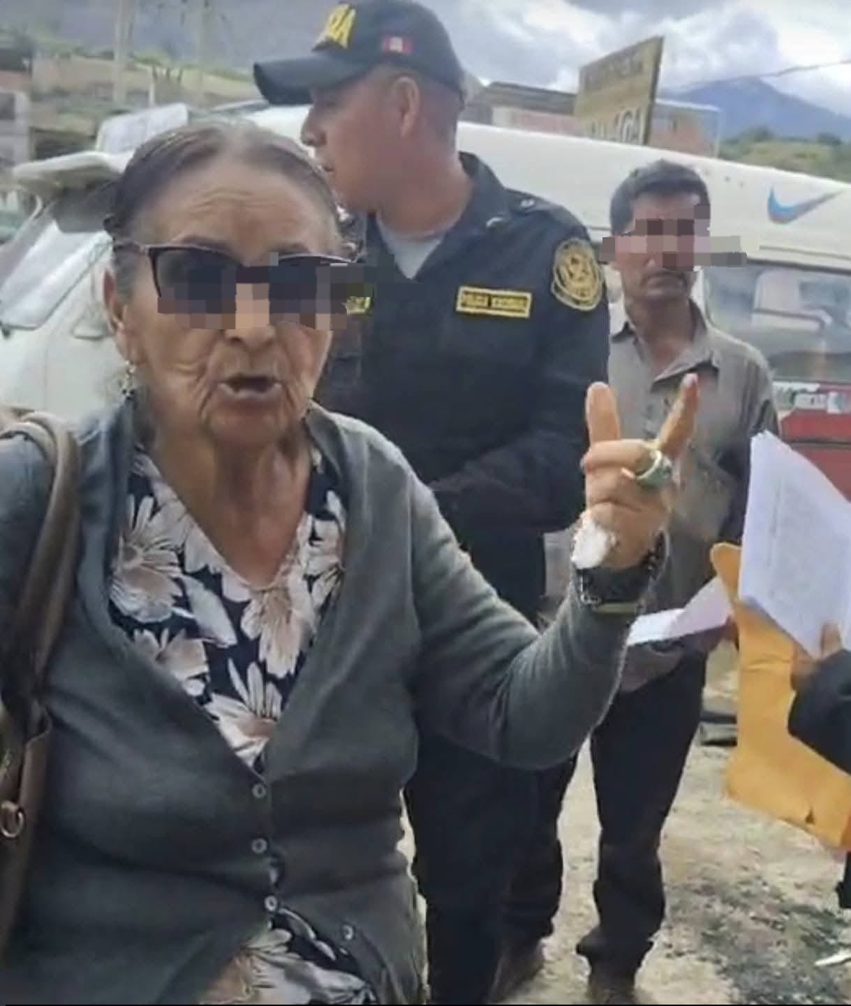 Adulta mayor denuncia que fue apartada de sus viviendas y quedó en situación de abandono en Pillco Marca