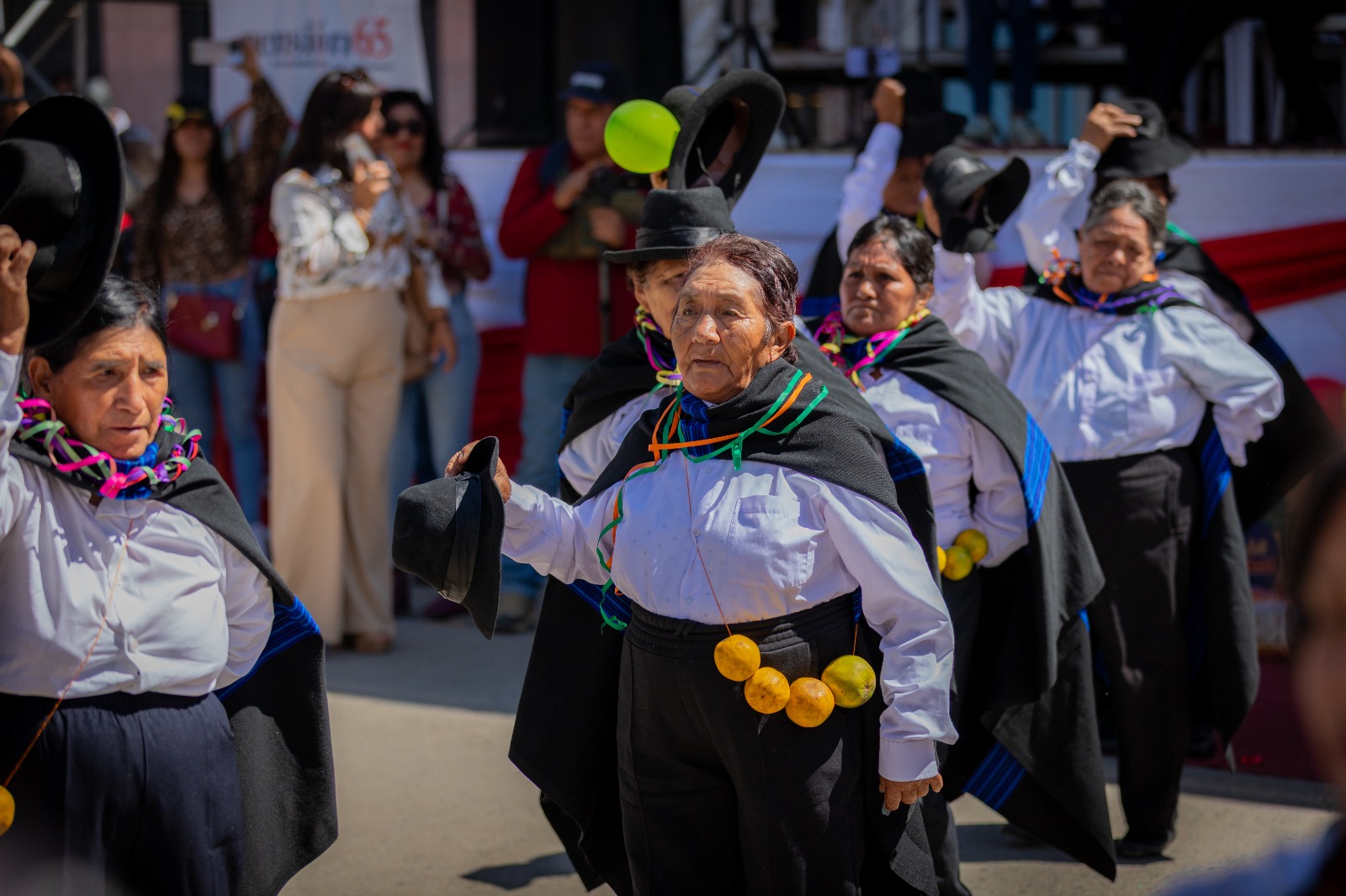 Juegos tradicionales reviven la infancia de adultos mayores en Amarilis