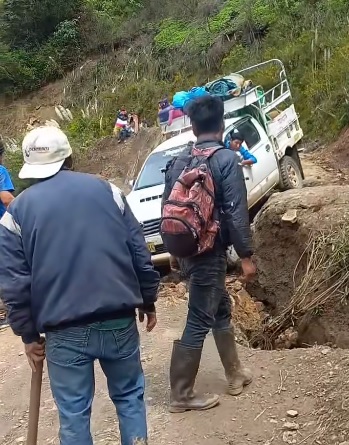 Carretera en Cholón al borde del colapso: Transportistas arriesgan la vida ante vía destruida por lluvias y derrumbes