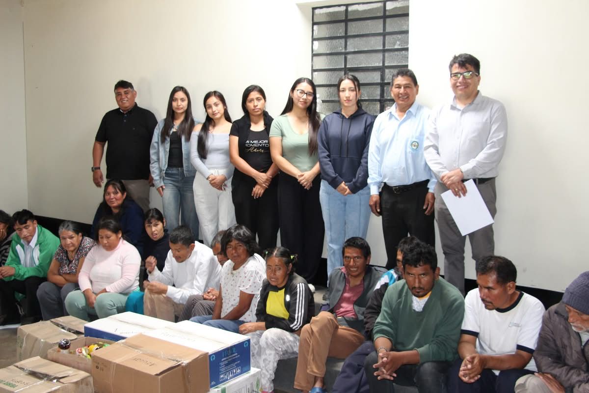 Colegio de Aplicación de la UNHEVAL apuesta por códigos QR para controlar ingreso escolar