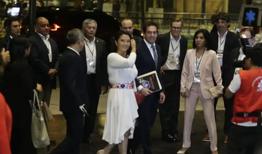 Ferrari reaparece cerca de Fujimori
